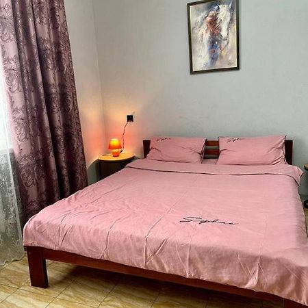 Smart Apartment На Соборной 23 クレメンチューク エクステリア 写真