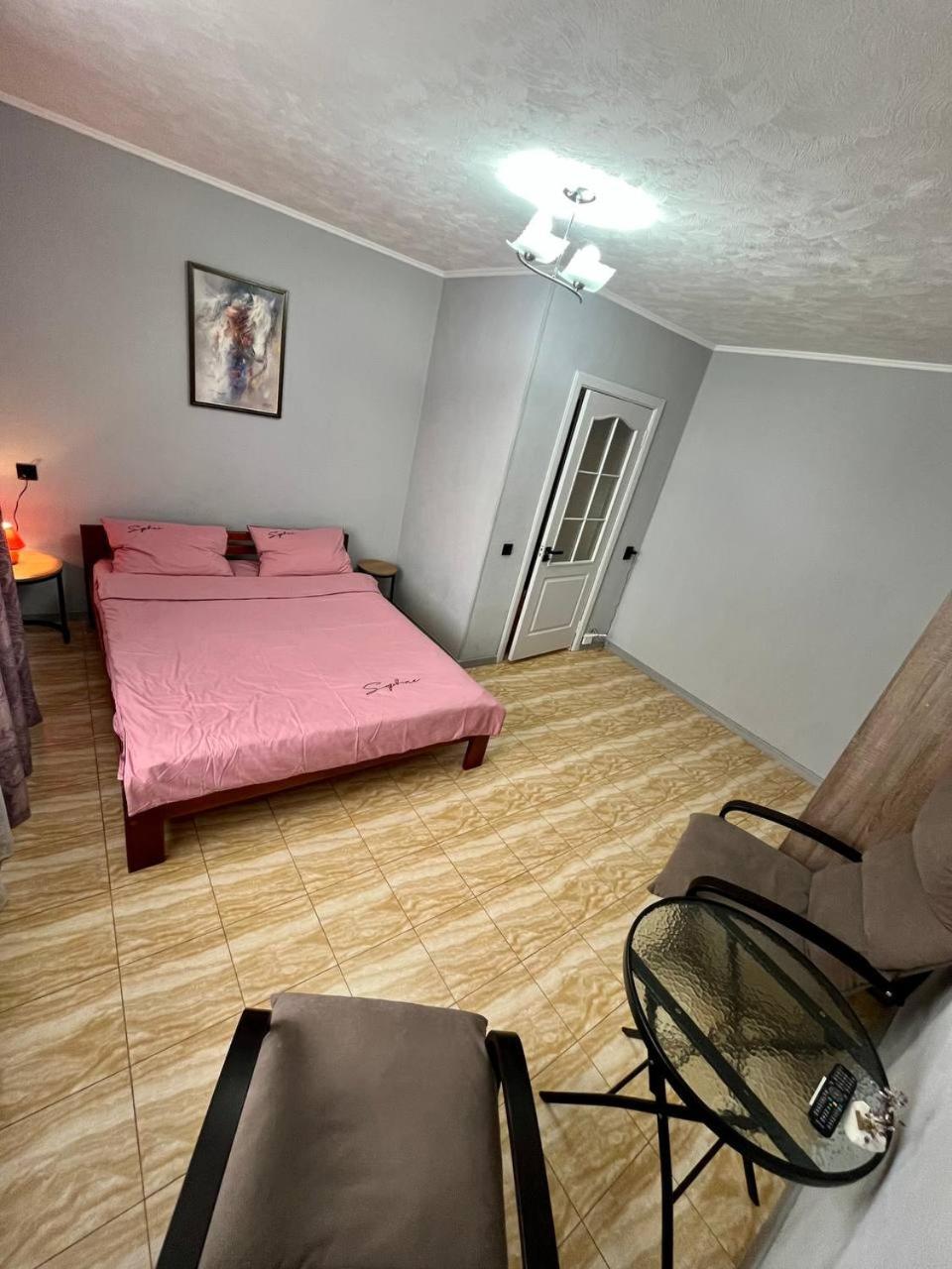 Smart Apartment На Соборной 23 クレメンチューク エクステリア 写真